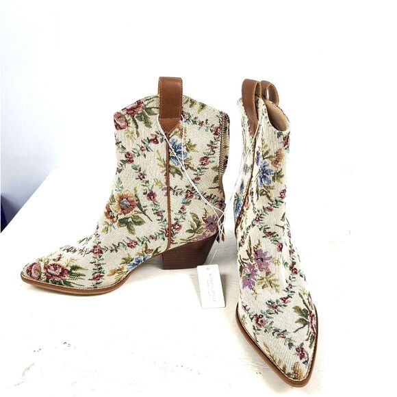 Altar'd State Shoes - NWT Altar'd State Women's Floral Patterned Western Boots Size 7